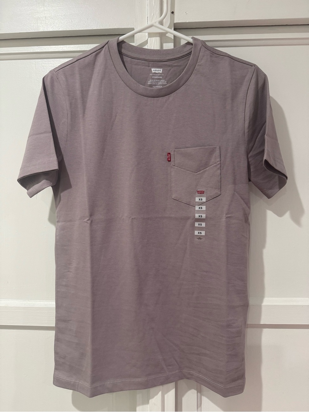 NWT Levi’s cotton pocket tshirt